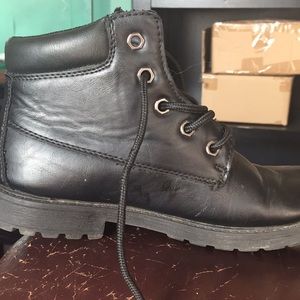 Black boots, size 4 men’s